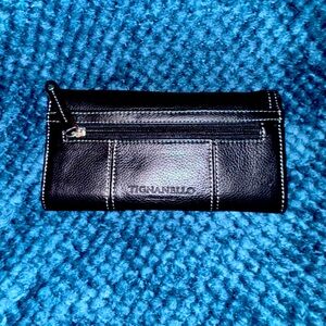 NWOT Tignanello Wallet